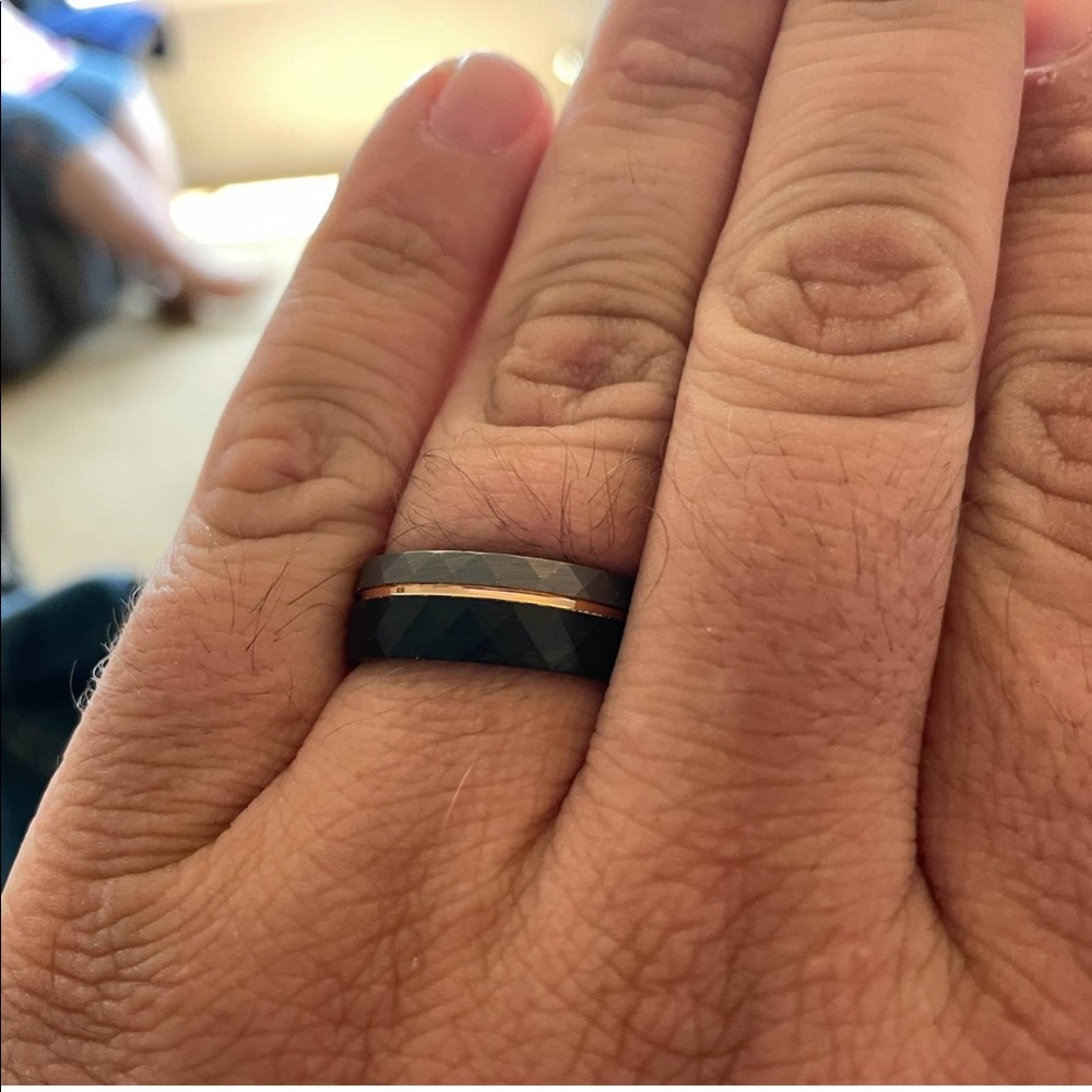 Hammered Tungsten Men’s Wedding Ring (Black, Silver, & Rose Gold Accent) - Picture 10 of 11